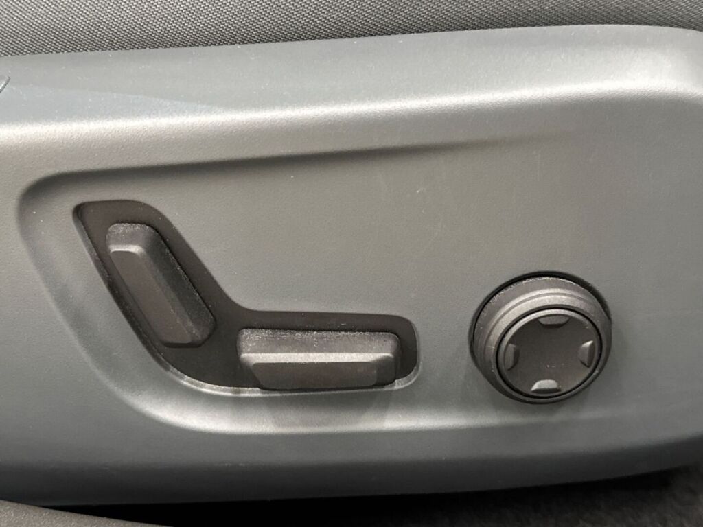 Polestar 2 2021 Musta