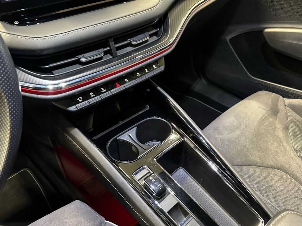 Skoda Enyaq 2021 Musta