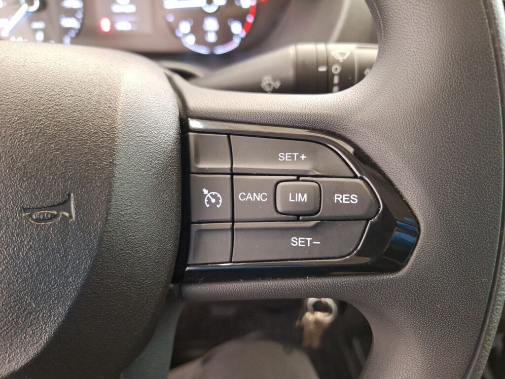 Challenger V217 2025 Valkoinen