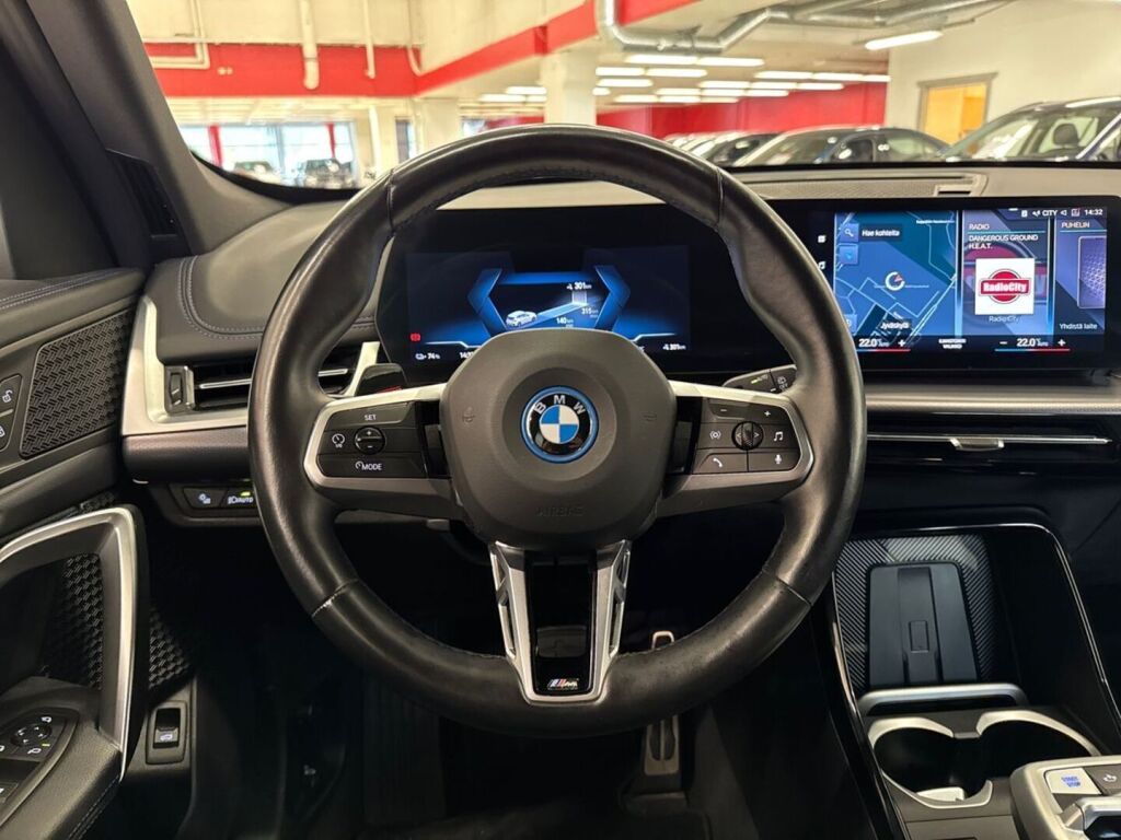 BMW iX1 2023 Valkoinen