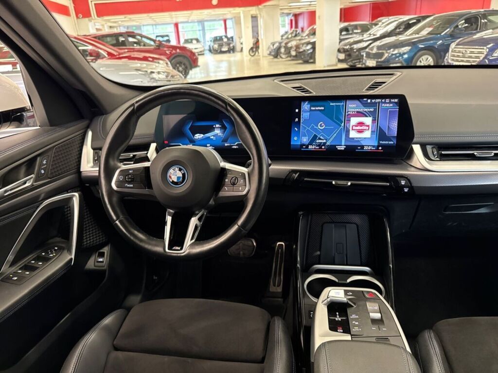 BMW iX1 2023 Valkoinen
