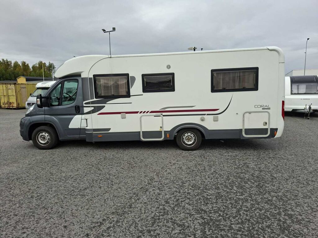 Adria CORAL S670 SLL 2011 Valkoinen