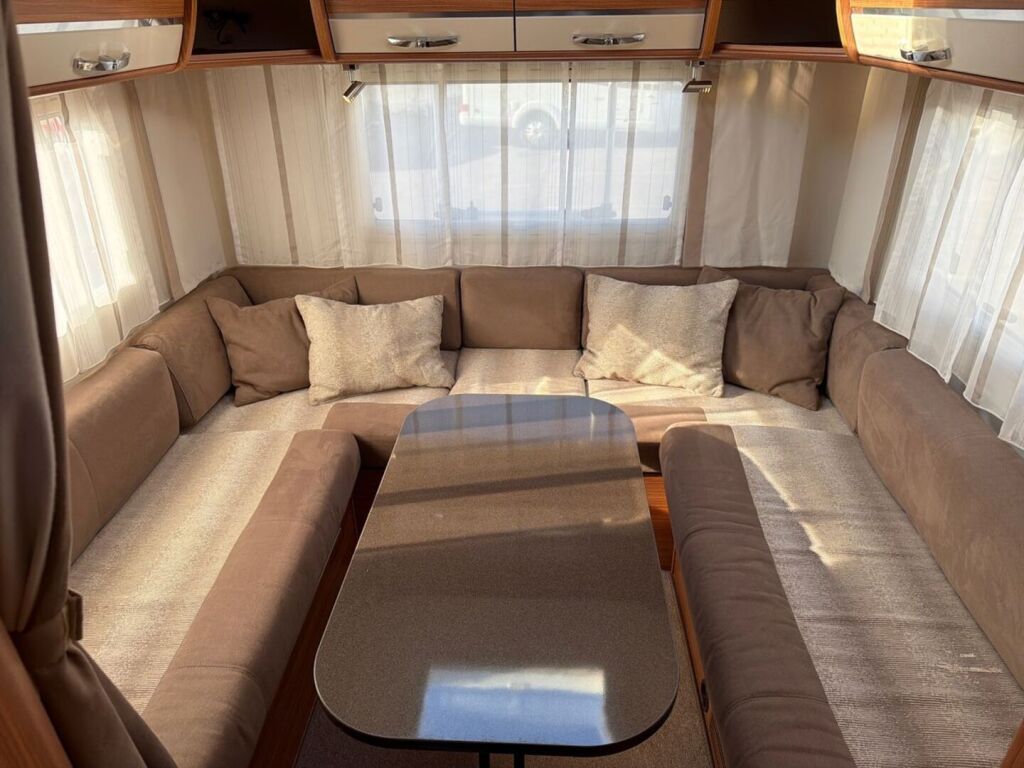 Adria CORAL S670 SLL 2011 Valkoinen