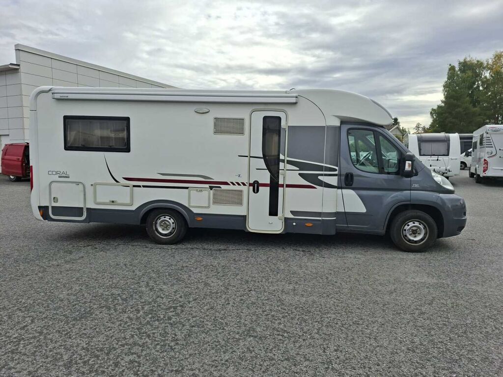 Adria CORAL S670 SLL 2011 Valkoinen