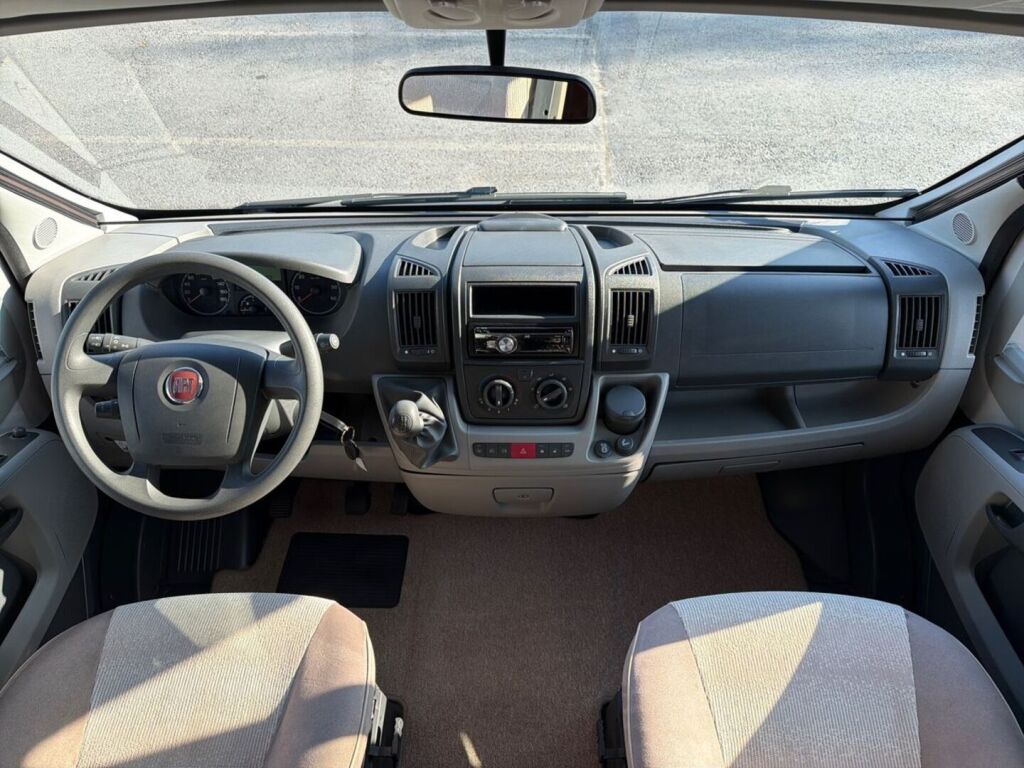 Adria CORAL S670 SLL 2011 Valkoinen