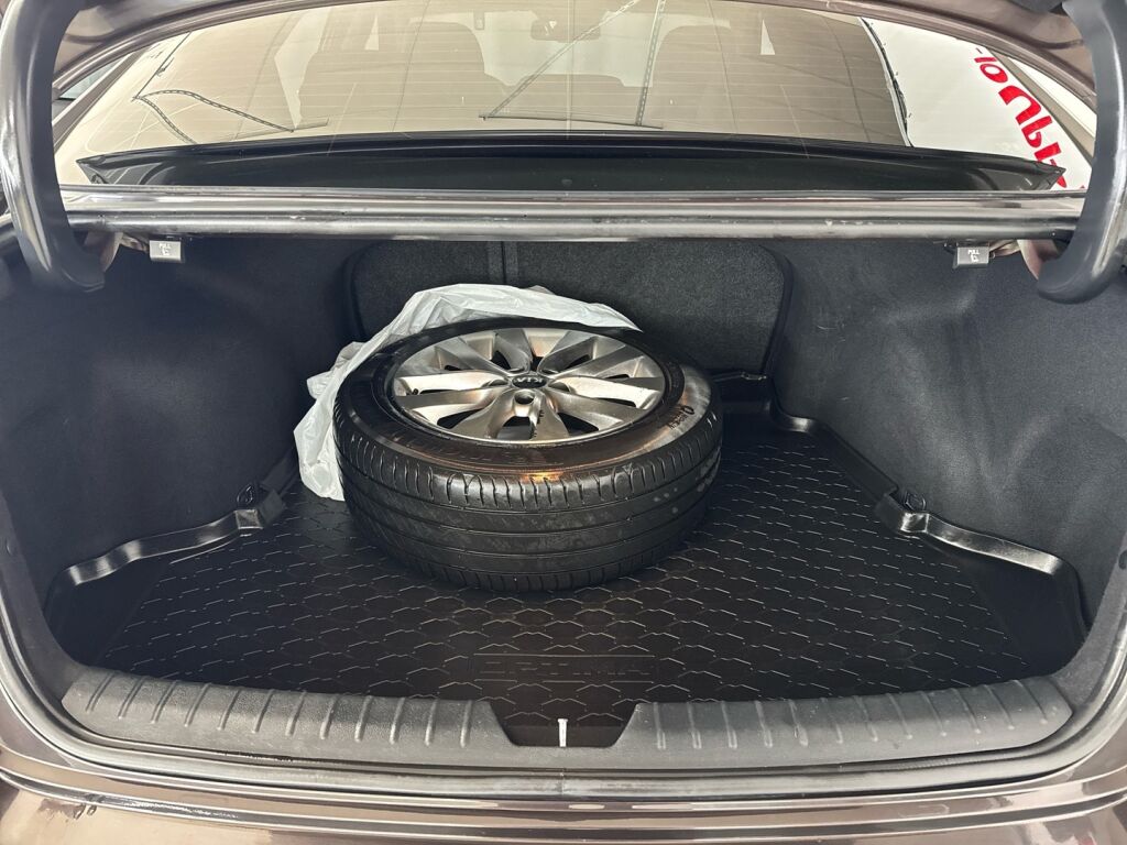 Kia Optima 2017 Ruskea (beige)