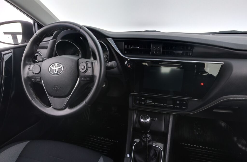 Toyota Auris 2016 Ruskea (beige)