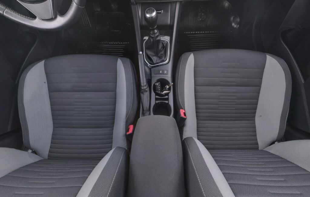 Toyota Auris 2016 Ruskea (beige)