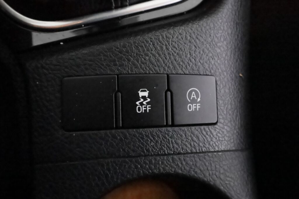 Toyota Auris 2016 Ruskea (beige)