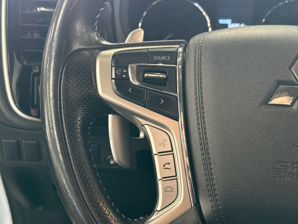 Mitsubishi Outlander PHEV 2020 Valkoinen