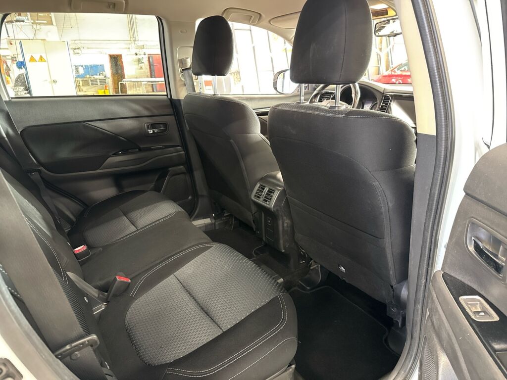 Mitsubishi Outlander PHEV 2020 Valkoinen