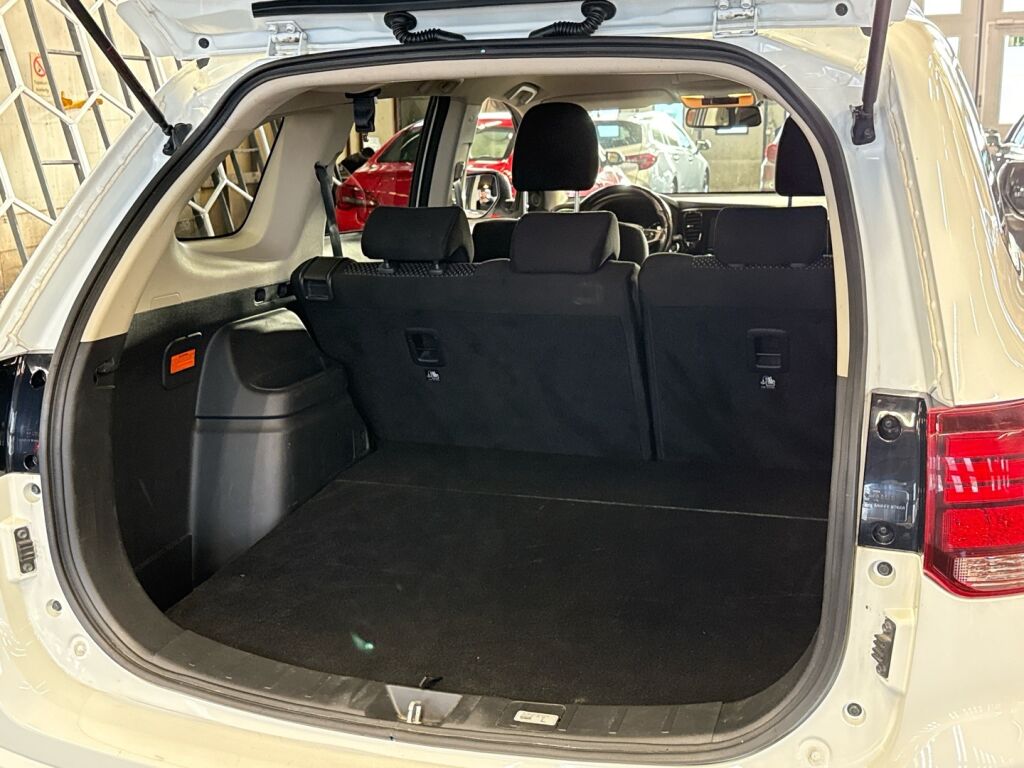 Mitsubishi Outlander PHEV 2020 Valkoinen