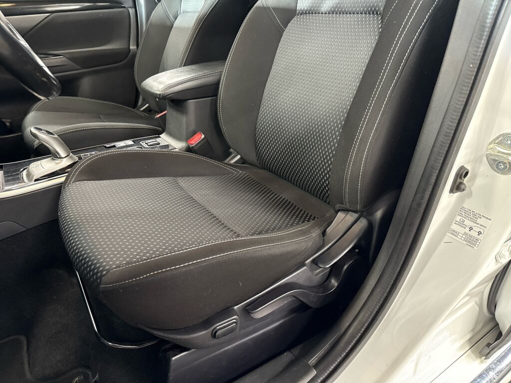 Mitsubishi Outlander PHEV 2020 Valkoinen