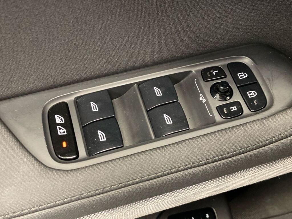 Polestar 2 2021 Harmaa