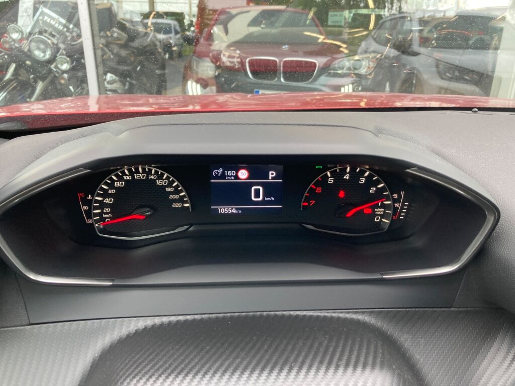 Peugeot 2008 2024 Metallinhohto Punainen