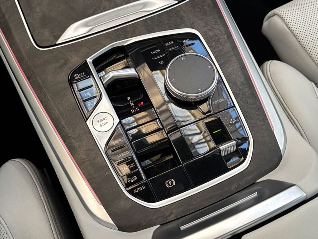 BMW X5 2024 Musta