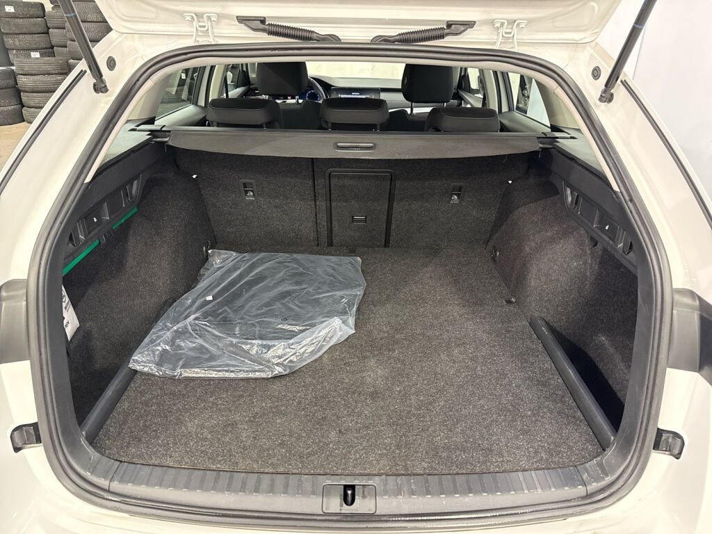 Skoda Octavia 2021 9