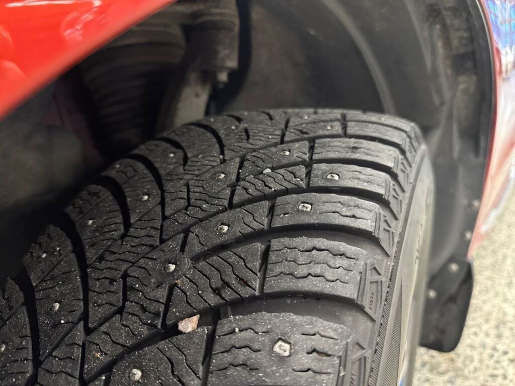 Volvo XC60 2018 Metallinhohto Punainen