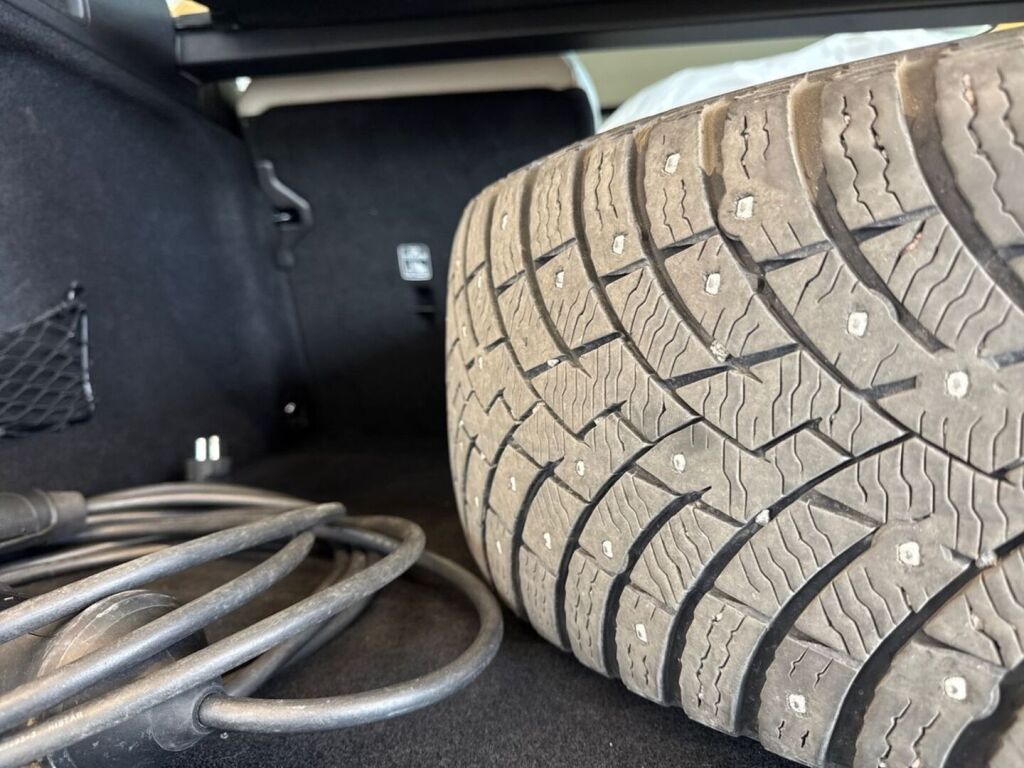 Volvo XC60 2018 Metallinhohto Punainen