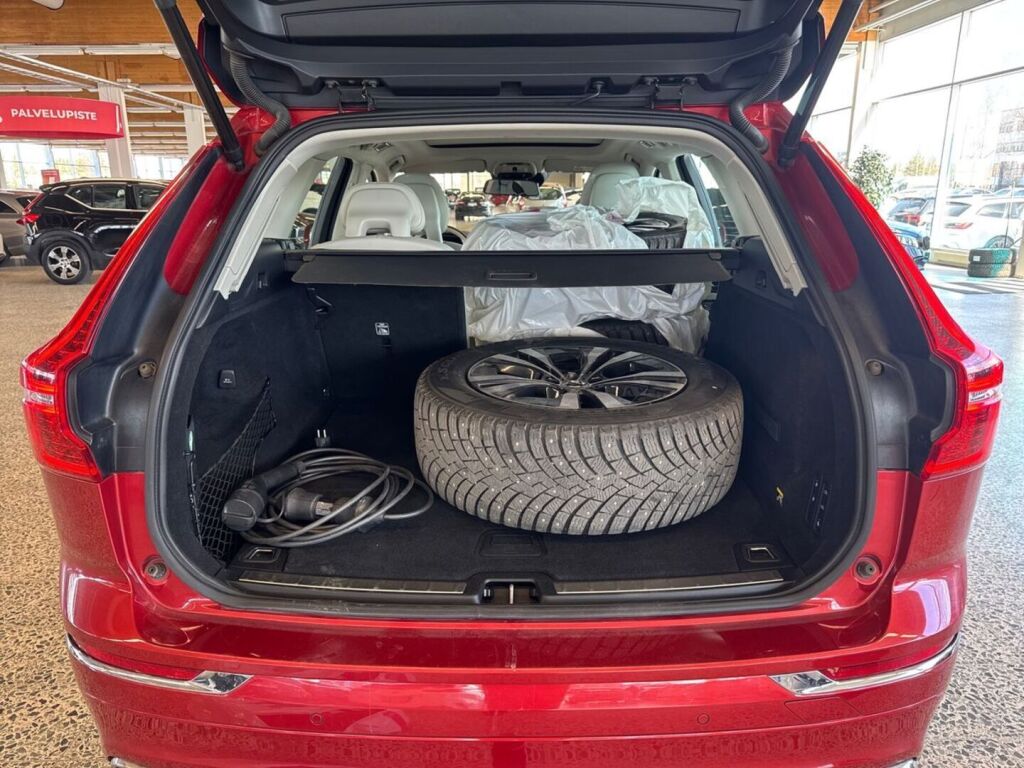 Volvo XC60 2018 Metallinhohto Punainen