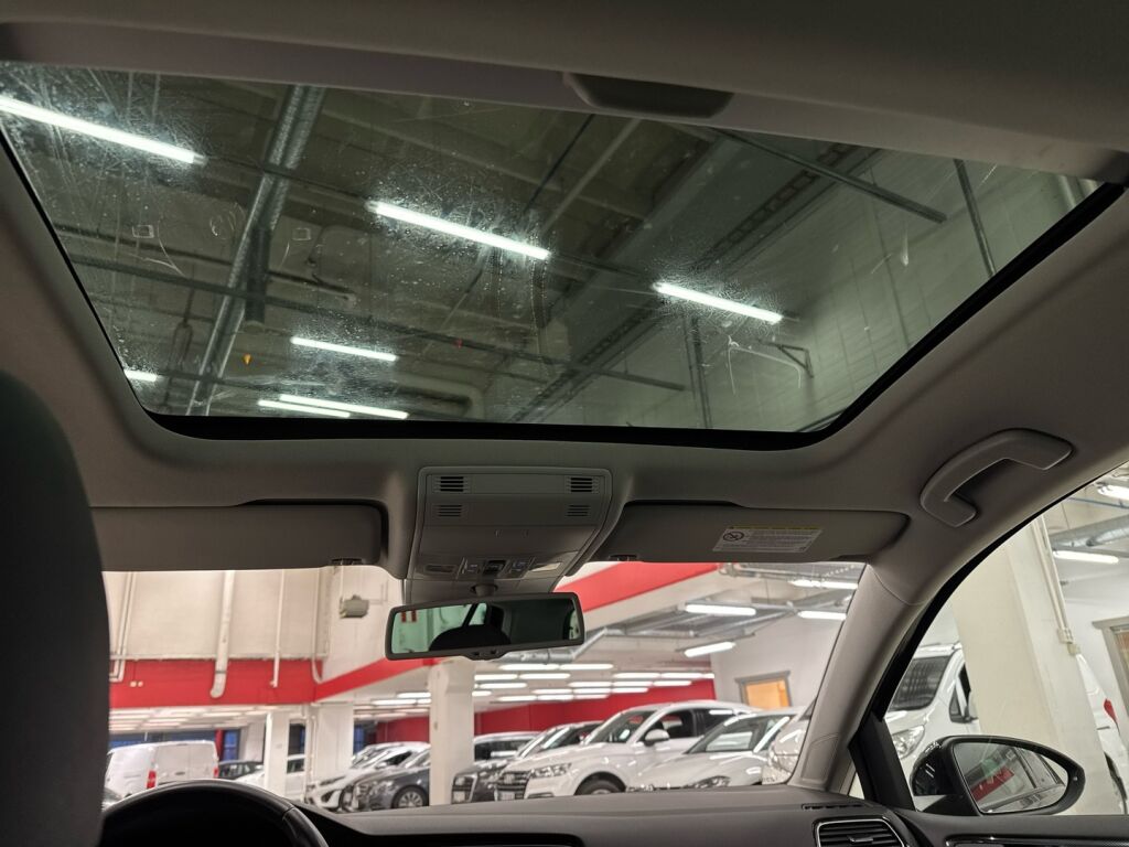 Volkswagen Golf 2013 Musta