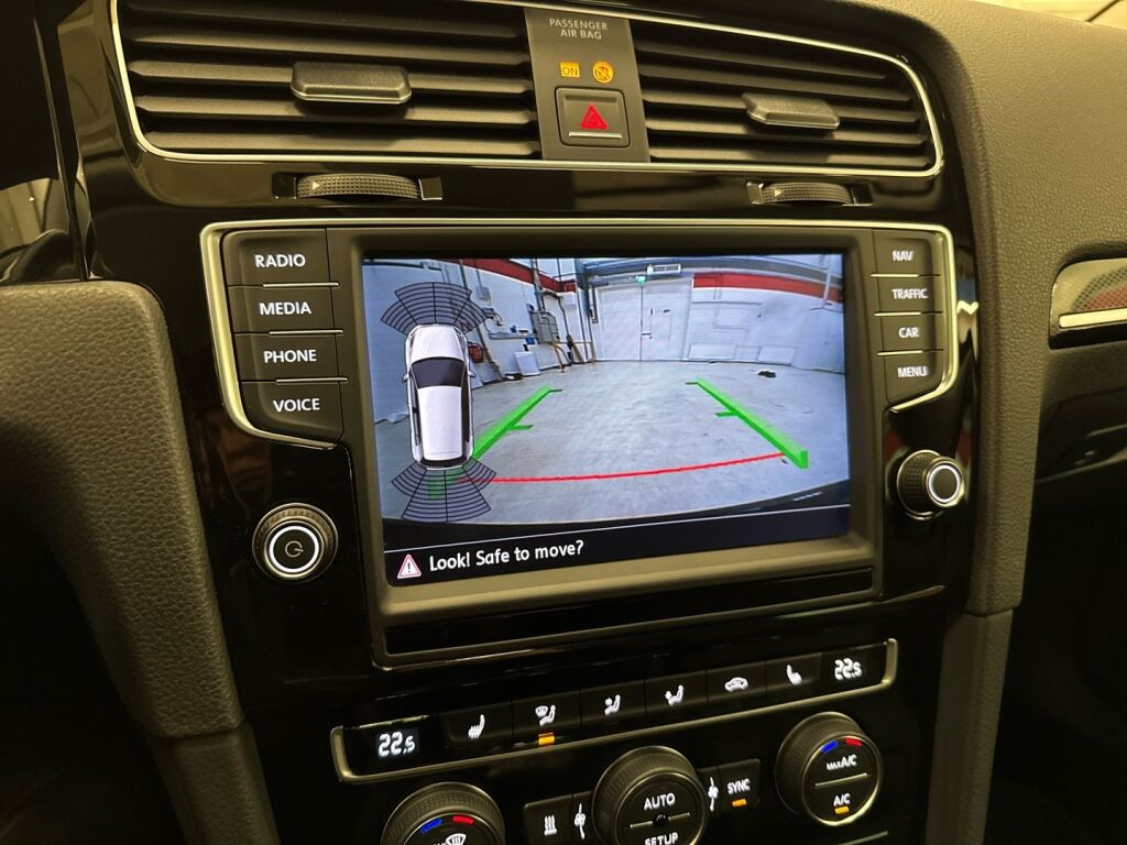 Volkswagen Golf 2013 Musta