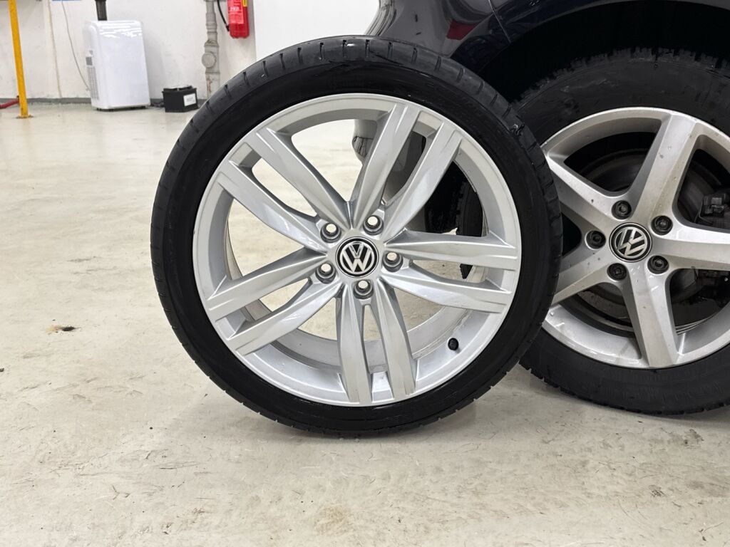 Volkswagen Golf 2013 Musta