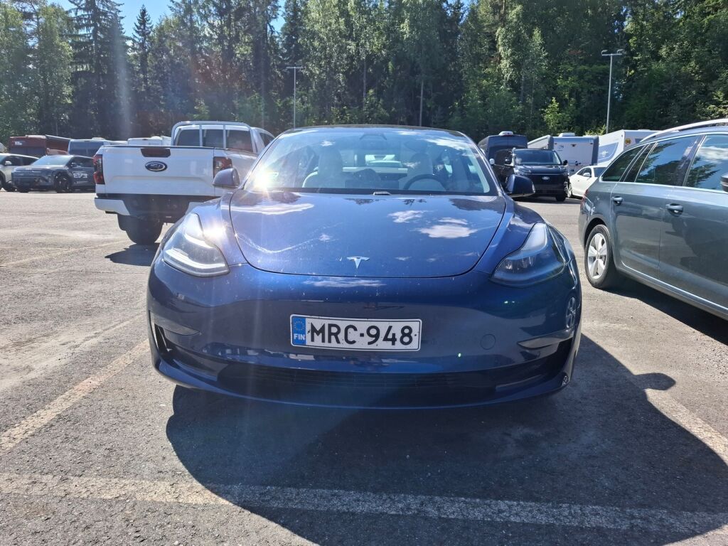 Tesla Model 3 2021 Metalli sininen