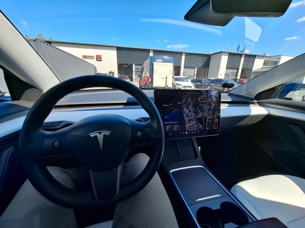 Tesla Model 3 2021 Metalli sininen