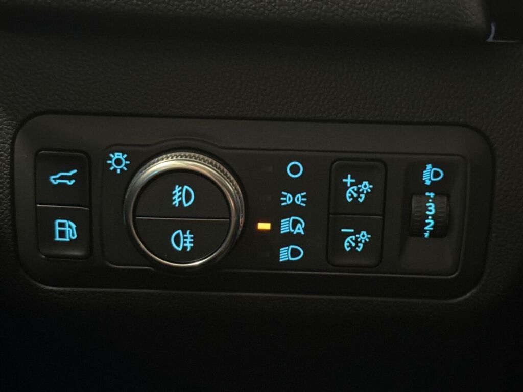 Ford Kuga 2022 Harmaa