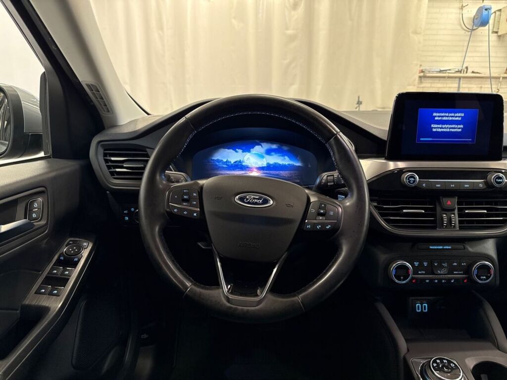 Ford Kuga 2022 Harmaa