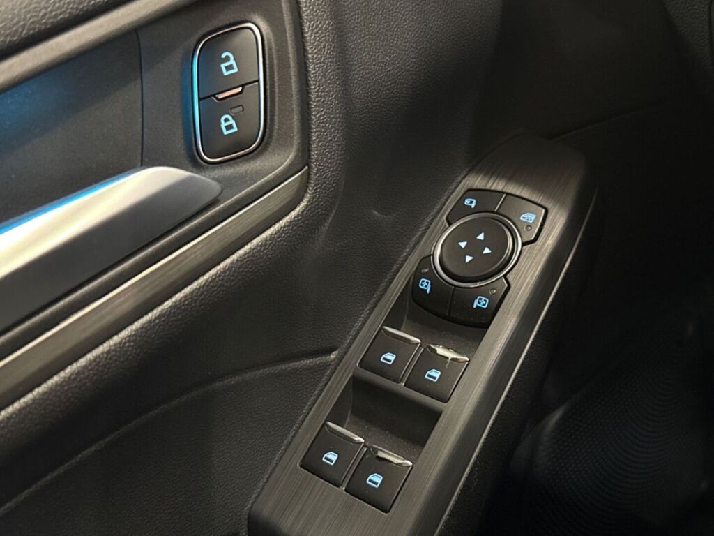 Ford Kuga 2022 Harmaa