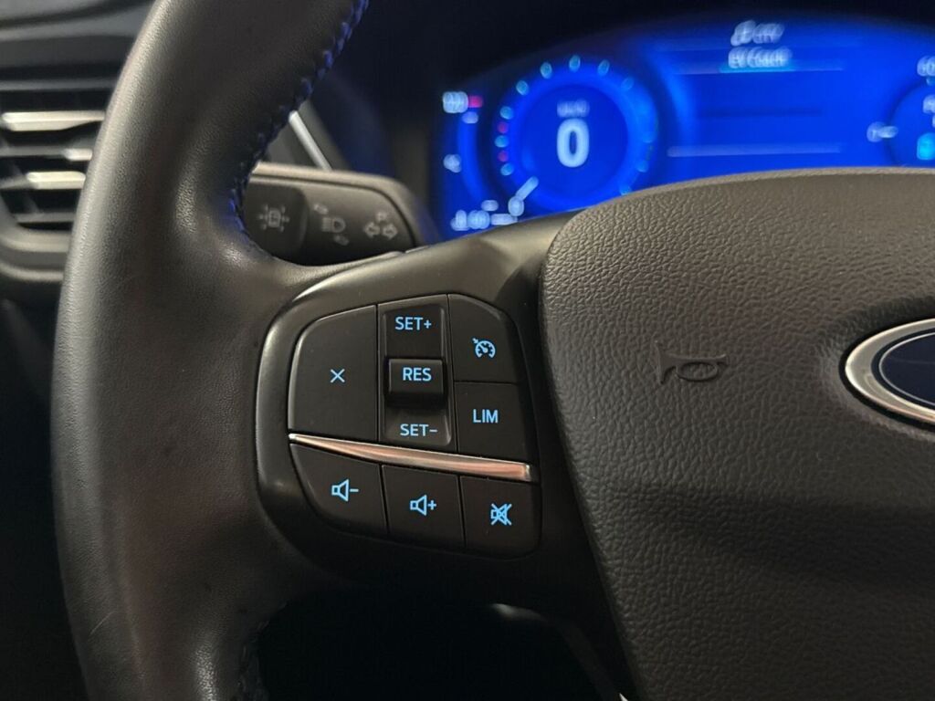 Ford Kuga 2022 Harmaa