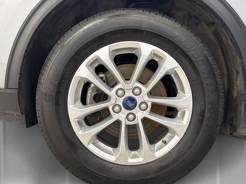 Ford Kuga 2022 Harmaa