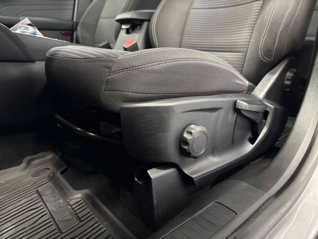 Ford Kuga 2022 Harmaa