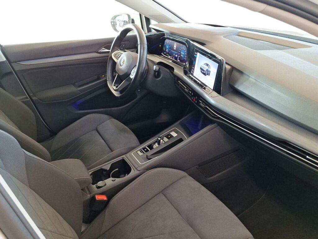 Volkswagen Golf 2021 Valkoinen
