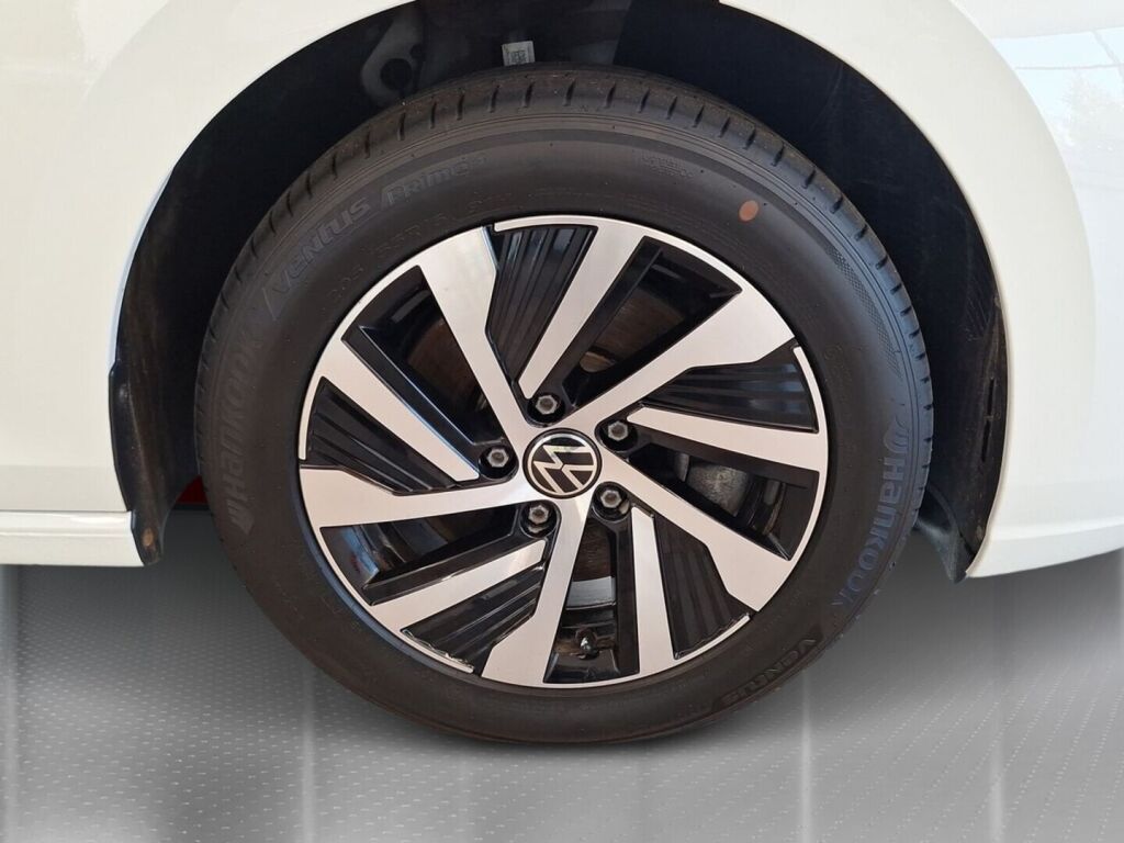 Volkswagen Golf 2021 Valkoinen