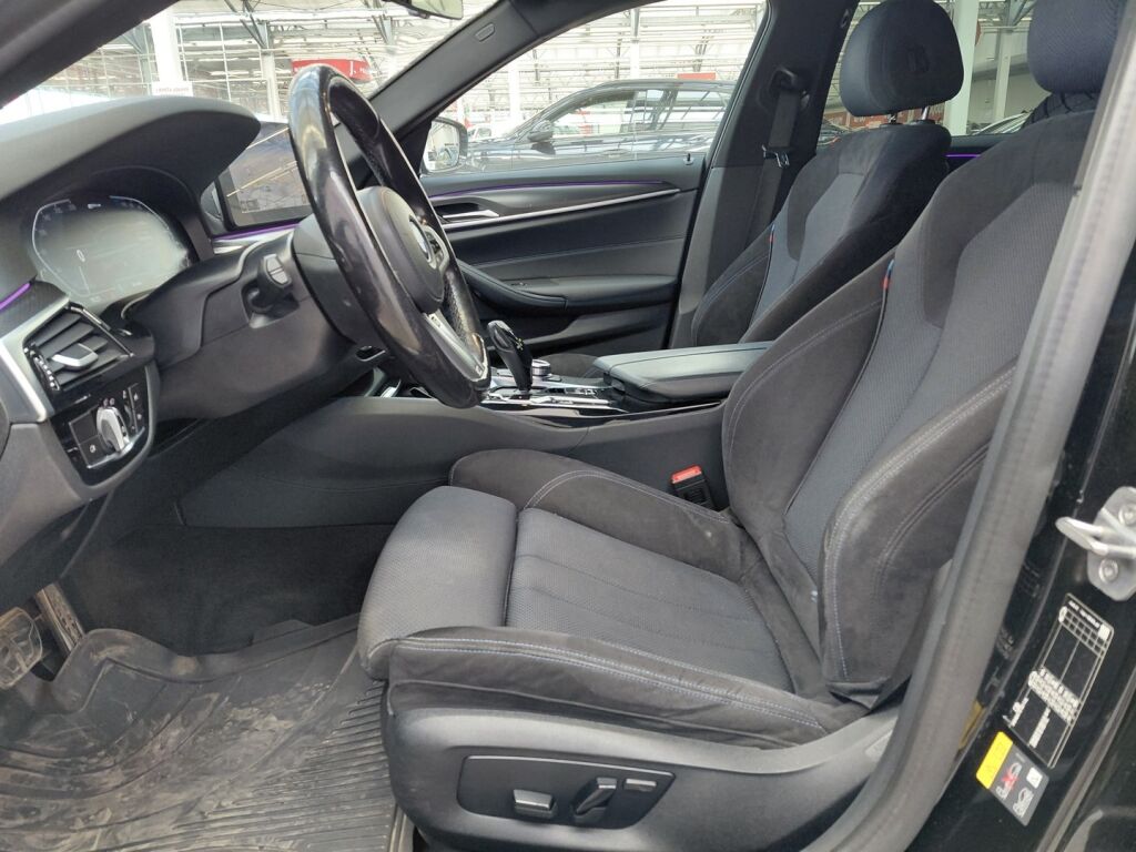 BMW 530 2022 Musta