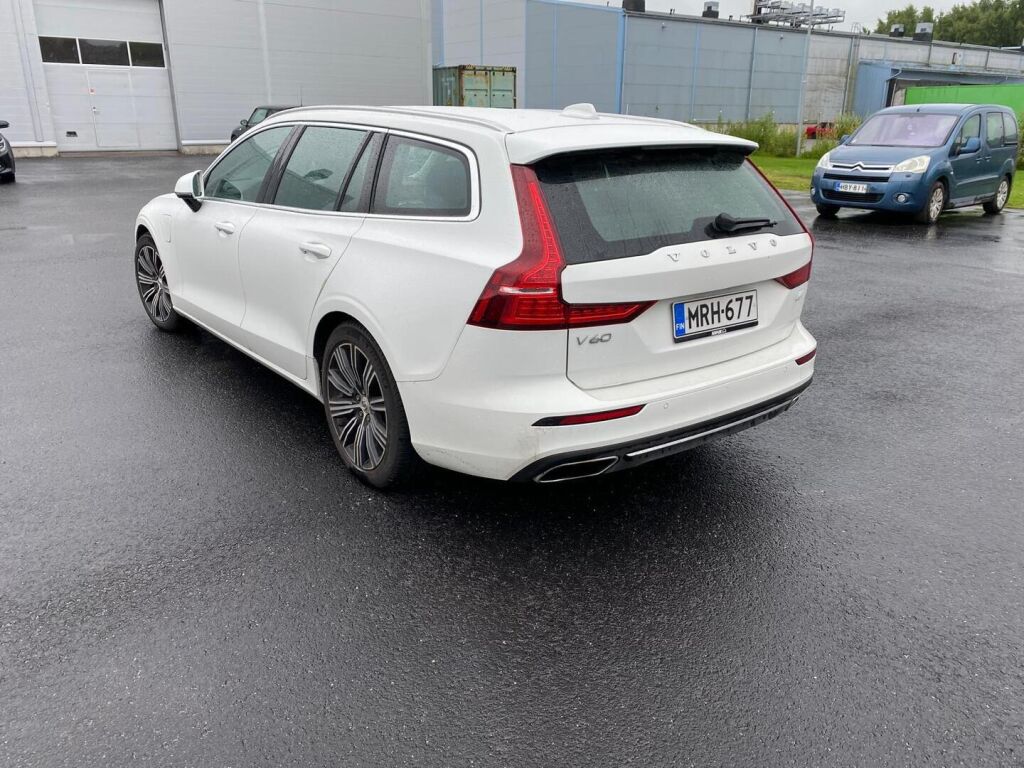 Volvo V60 2020 Valkoinen