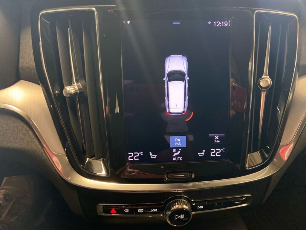 Volvo V60 2020 Valkoinen