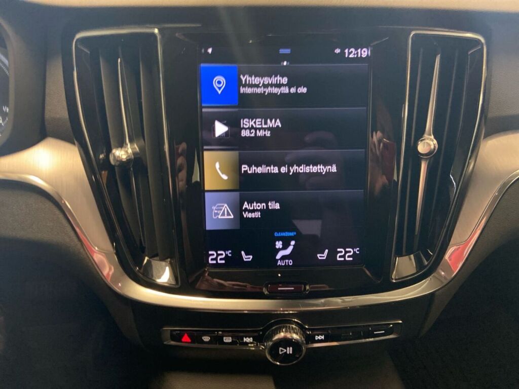 Volvo V60 2020 Valkoinen