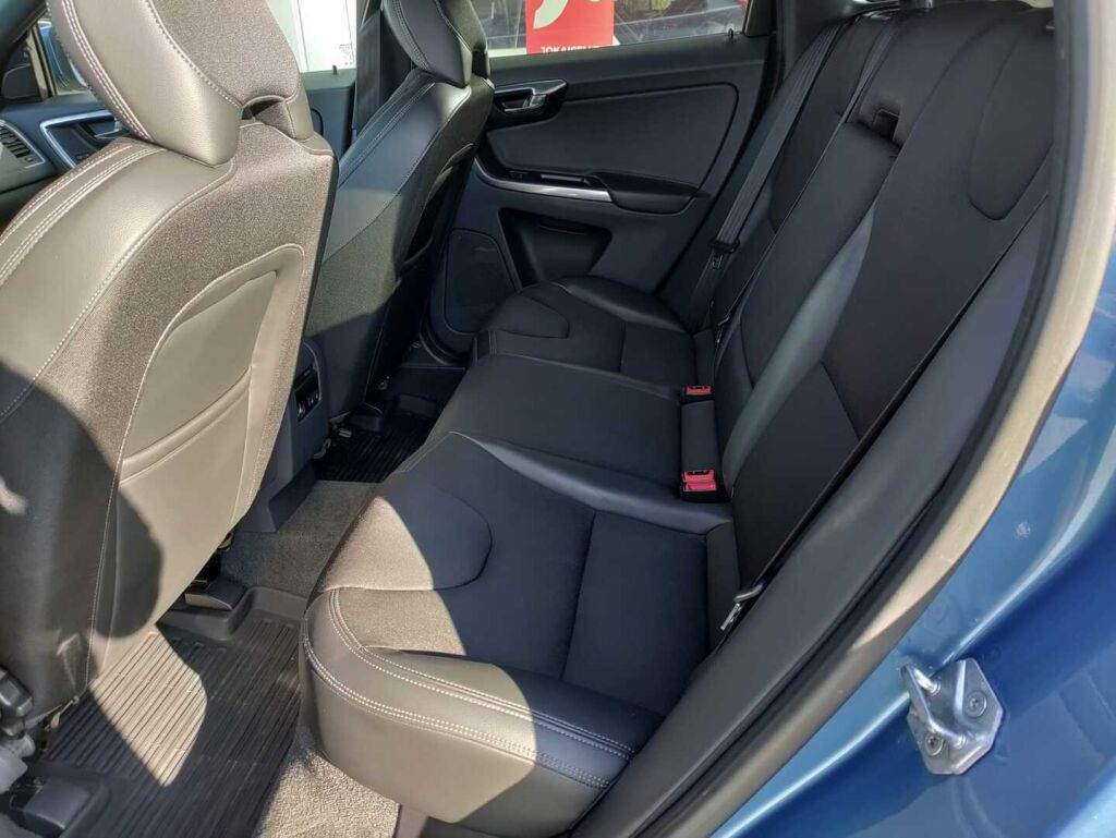 Volvo XC60 2017 Sininen