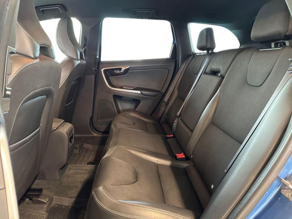 Volvo XC60 2017 Sininen