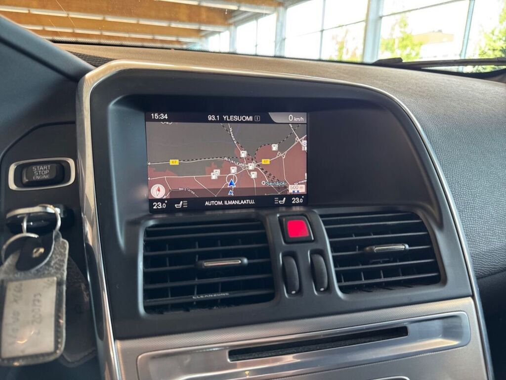 Volvo XC60 2017 Sininen