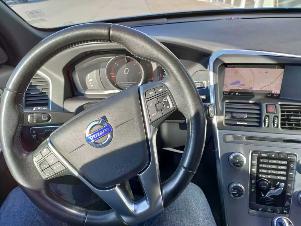 Volvo XC60 2017 Sininen