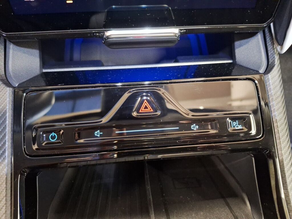 Ford Explorer 2025 Punainen