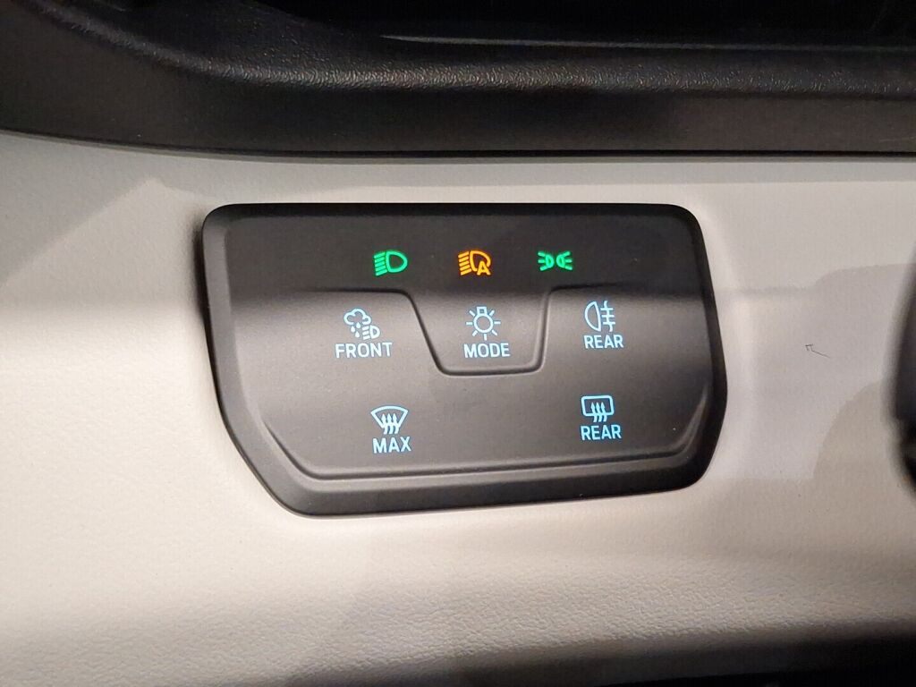 Ford Explorer 2025 Punainen