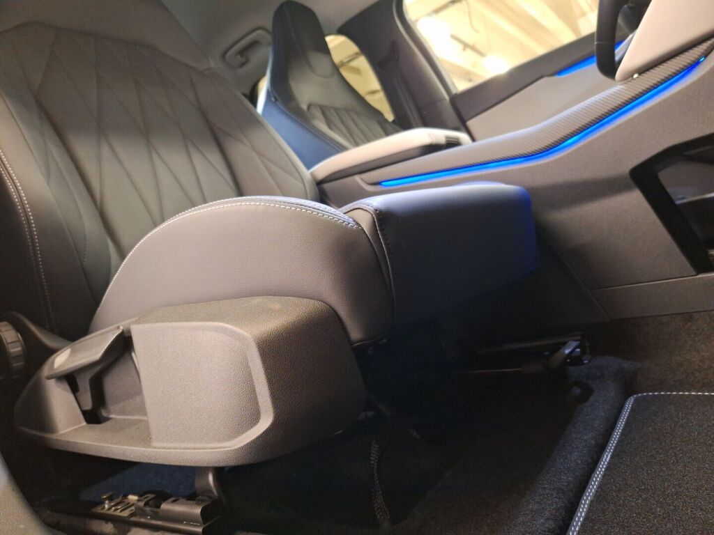 Ford Explorer 2025 Punainen