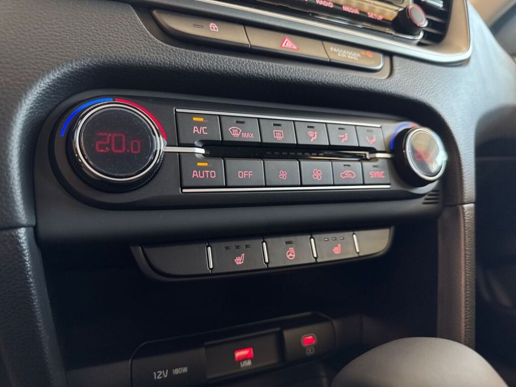 Kia Ceed 2025 Harmaa