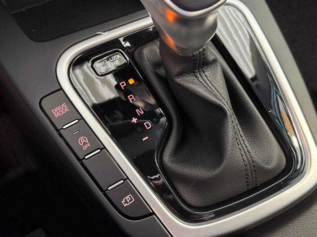 Kia Ceed 2025 Harmaa